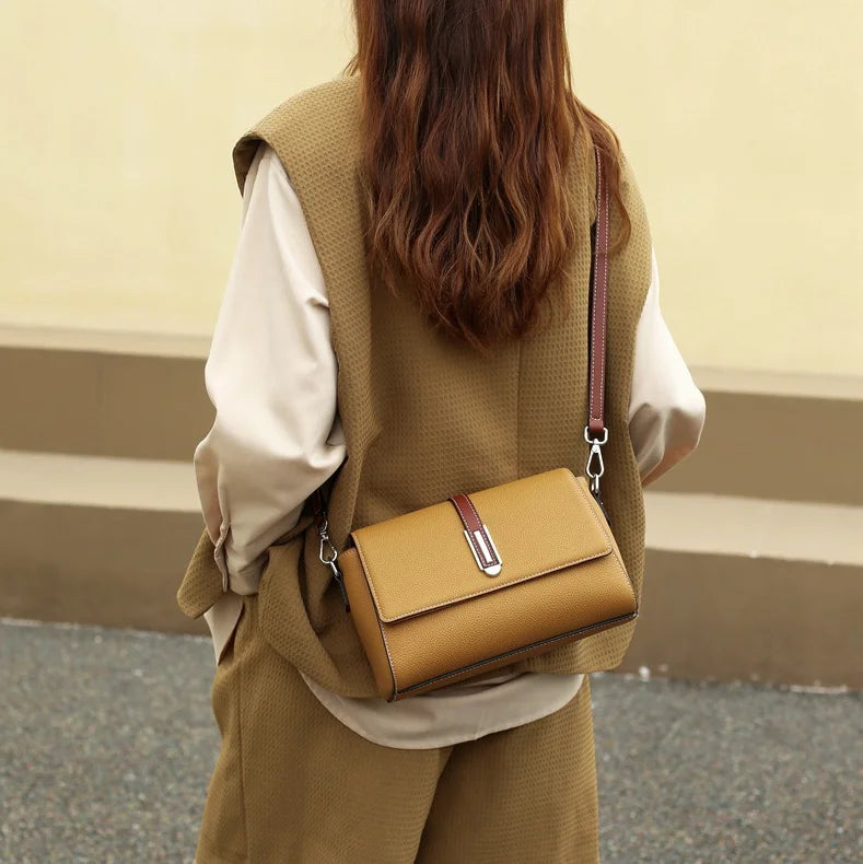 Bolsa Tiracolo Feminina Luxe, bolsa marrom, bolsa pequena, bolsa transversal, bolsa elegante, bolsa com alça ajustável - lojamillani