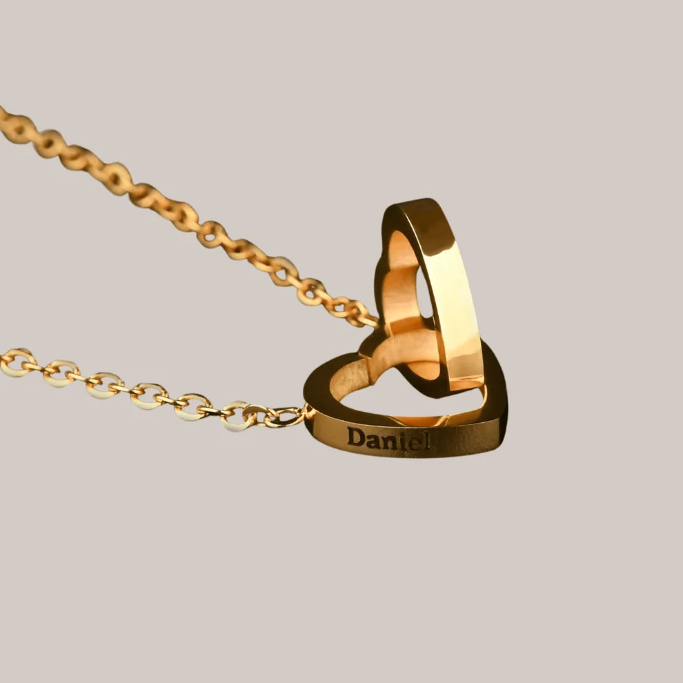 Colar com Nome Personalizado em Caixa com Rosa – Presente Feminino, colar dourado, colar de coração, colar com nomes, colar com rosa, colar para presente, presente romântico, presente dia dos namorados - lojamillani