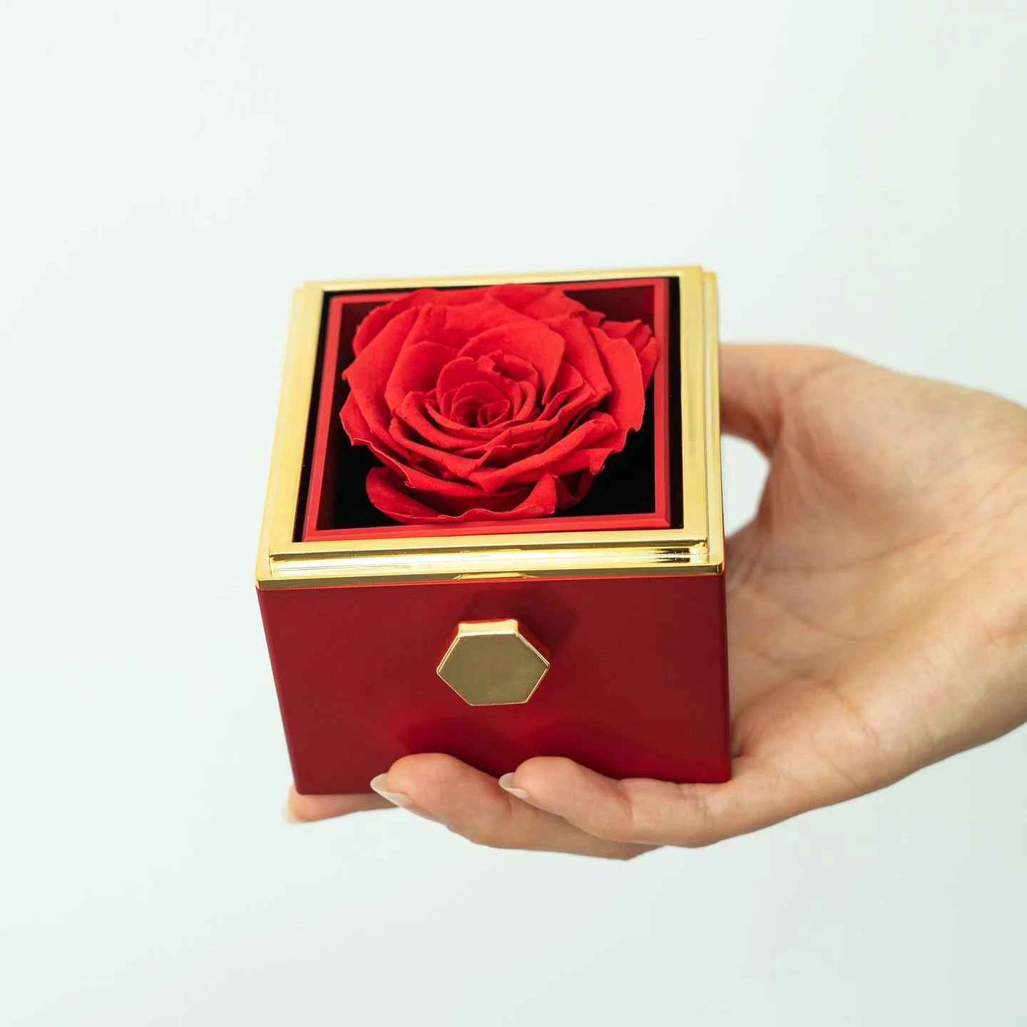 Colar com Nome Personalizado em Caixa com Rosa – Presente Feminino, colar feminino, colar de coração, colar com nomes, colar com rosa, colar para presente, presente romântico, presente dia dos namorados - lojamillani