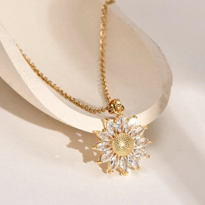 Colar de Girassol Feminino com Caixa Exclusiva e Flor Especial, colar dourado, colar girassol, colar para presente, colar com caixa especial, colar girassol com flor, pingente de girassol - lojamillani
