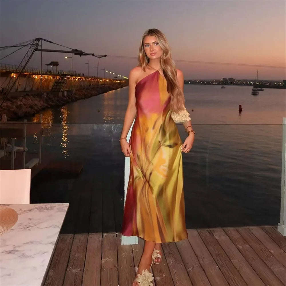 Vestido Feminino Vibrante com Alças Cruzadas Tropicália, vestido decote triangular, vestido com alças cruzadas, vestido boho, vestido de alças finas, vestido de verão - lojamillani