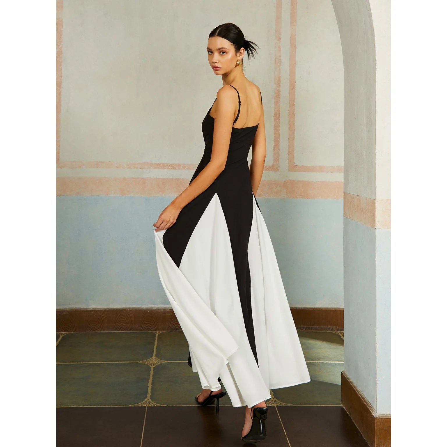 Vestido Feminino de Alcinha Longo Dualis, Vestido Dualis, Vestido Preto e Branco, vestido longo de alcinha, vestido de alcinha longo, vestido longo alcinha - lojamillani