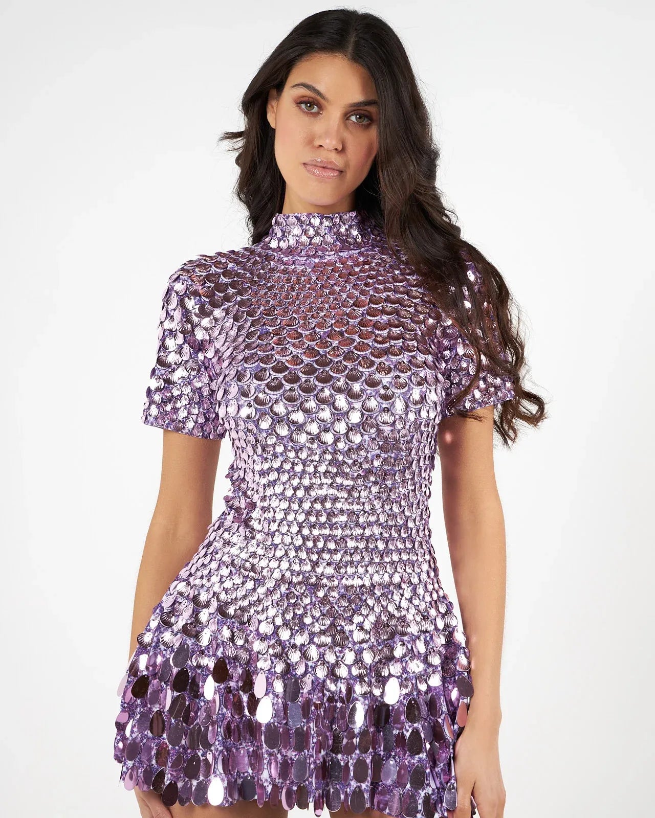 Vestido Feminino Curto de Lantejoula com Brilho Lumière, vestido roxo claro com brilho, vestido com lantejoula, vestido com paetê, vestido brilhoso, vestido de festa com brilho, vestido carnaval, vestido brilho - lojamillani