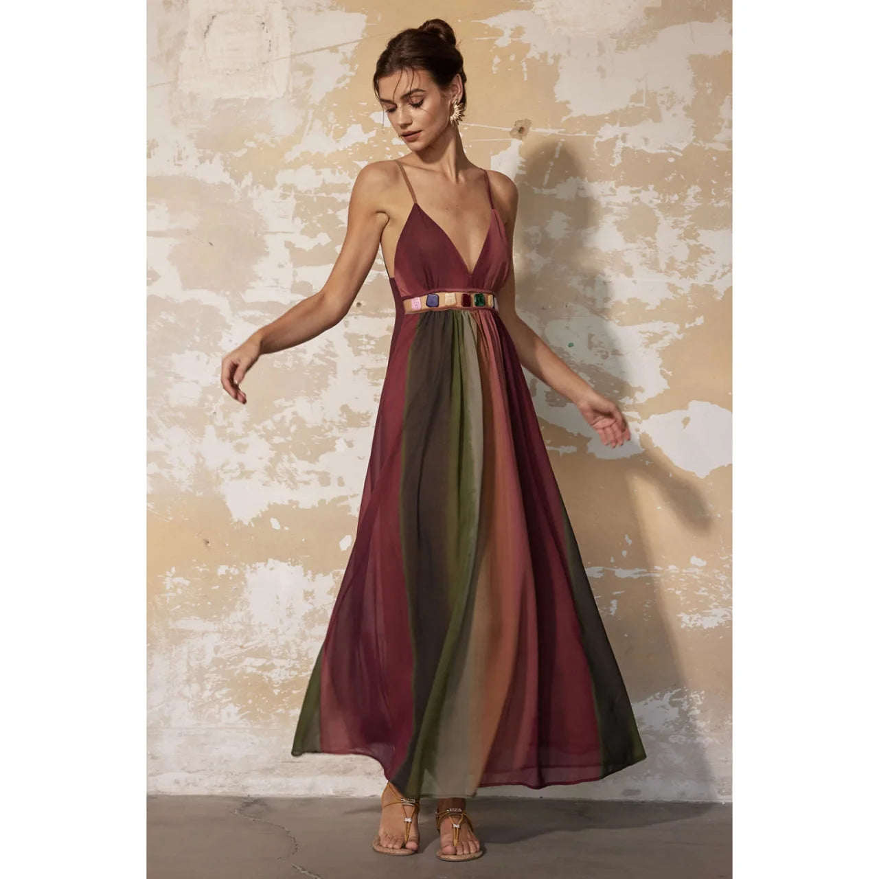 Vestido Feminino Longo Degradê de Alcinha Aura, vestido degradê, vestido de alcinha, vestido evasê, vestido longo degradê, vestido decote em V - lojamillani