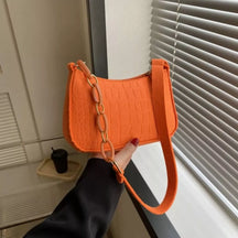 Bolsa Feminina Pequena de Ombro com Textura de Crocodilo Serena, Bolsa Laranja, Bolsa Pequena, Bolsa com Textura, Bolsa de Ombro, Bolsa com Textura Animal, Bolsas Pequenas - lojamillani