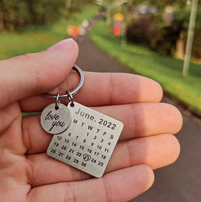 Chaveiro de Calendário Personalizado com Data Mês e Ano, Chaveiro com Data Especial, Chaveiro de Casal, Chaveiro Personalizado, Chaveiro Calendário, Chaveiro Prata - lojamillani