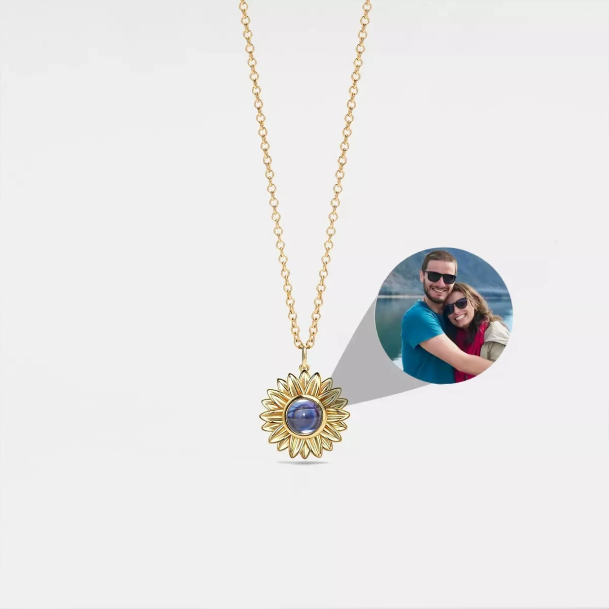 Colar Feminino de Girassol Personalizado com Foto, colar dourado, colar girassol, colar pingente girassol, colar de girassol com foto, colar com foto, colar personalizado com foto - lojamillani