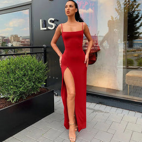 Vestido Feminino Elegante Longo com Fenda Scarlatt, vestido vermelho, vestido com fenda lateral, vestido justo, vestido canelado, vestido longo elegante - lojamillani