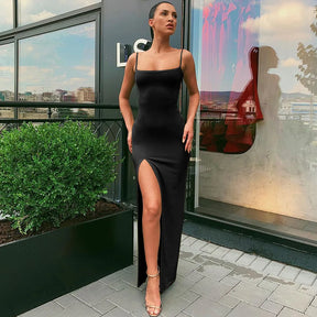 Vestido Feminino Elegante Longo com Fenda Scarlatt, vestido preto, vestido com fenda lateral, vestido justo, vestido canelado, vestido longo elegante - lojamillani