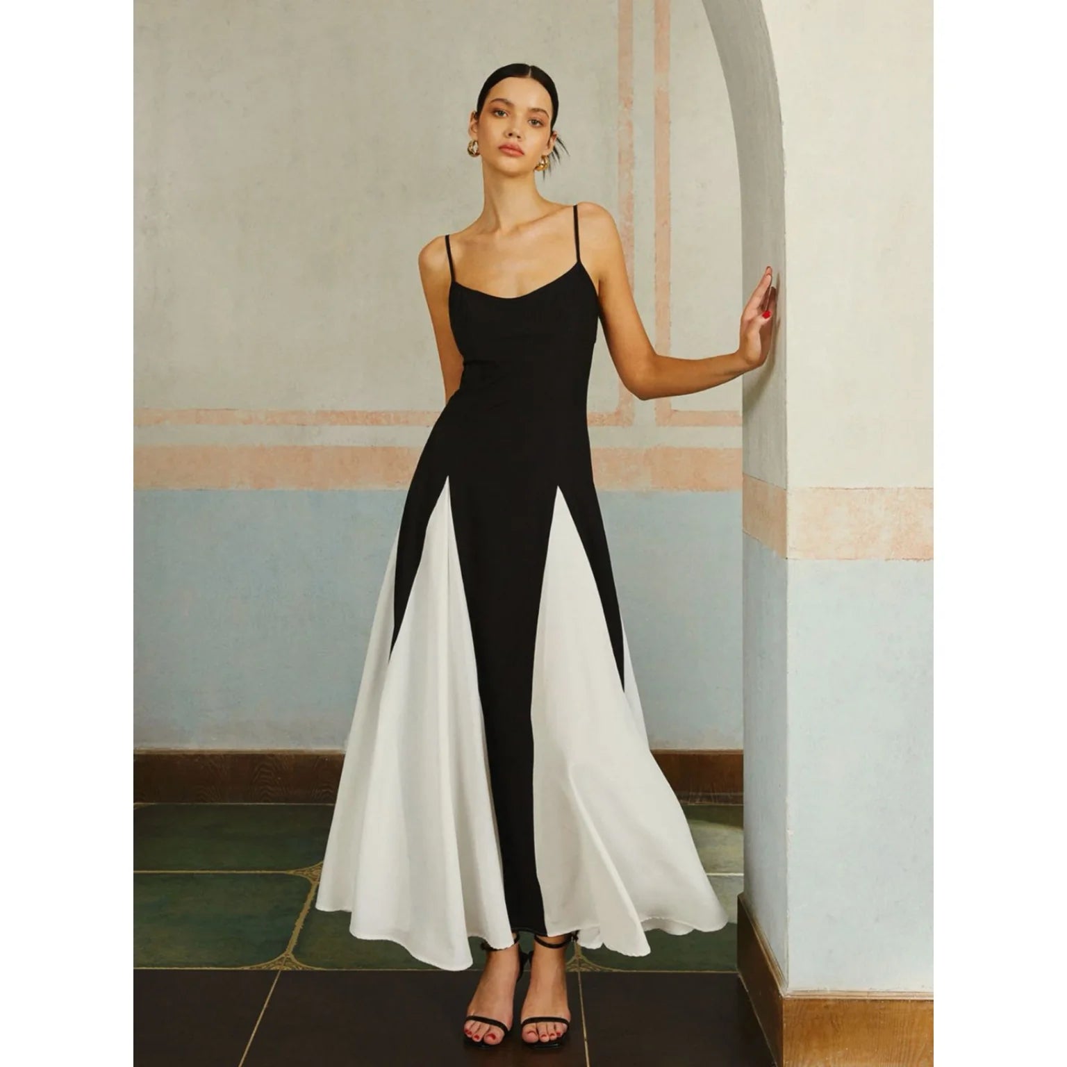 Vestido Feminino de Alcinha Longo Dualis, Vestido Dualis, Vestido Preto e Branco, vestido longo de alcinha, vestido de alcinha longo, vestido longo alcinha - lojamillani