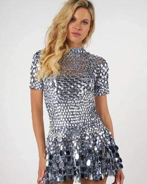 Vestido Feminino Curto de Lantejoula com Brilho Lumière, vestido prata com brilho, vestido com lantejoula, vestido com paetê, vestido brilhoso, vestido de festa com brilho, vestido carnaval, vestido brilho - lojamillani